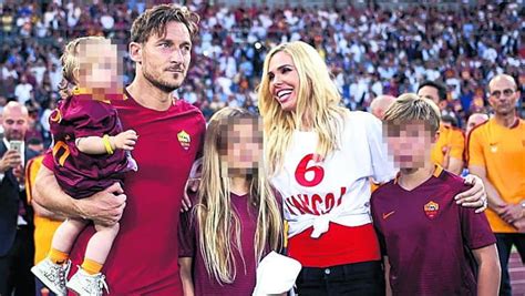 copertina di chanel totti|Il corpo di Chanel Totti in copertina, la famiglia e i  .